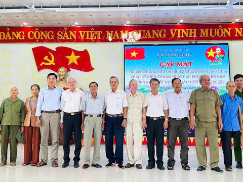 Hội Cựu Du kích xã Hoài Sơn gặp mặt nhân kỷ niệm 50 Ngày giải phóng hoàn toàn miền Nam thống nhất đất nước